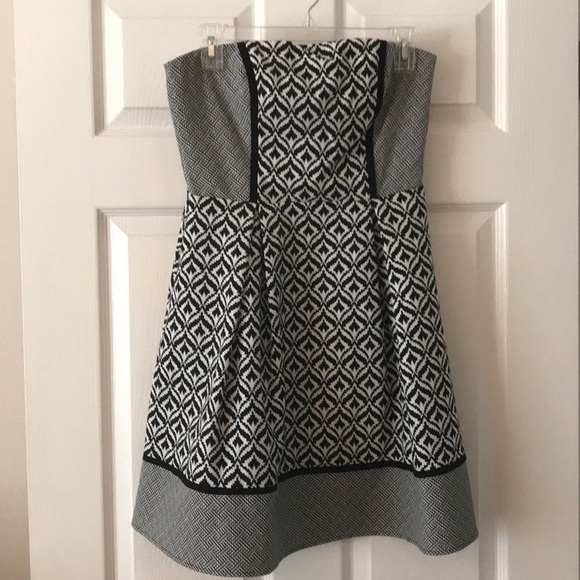 Strapless Black & White Design Dress - size Small - Picture 1 of 3